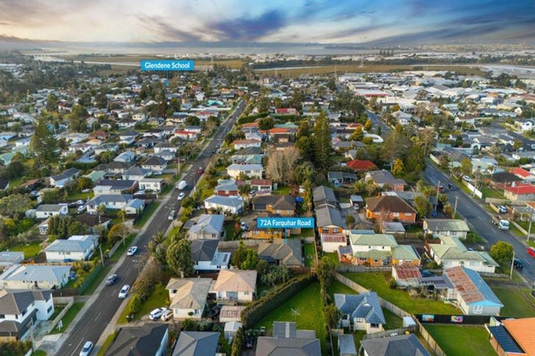 Photo of property in 72a Farquhar Road, Glendene, Auckland, 0602