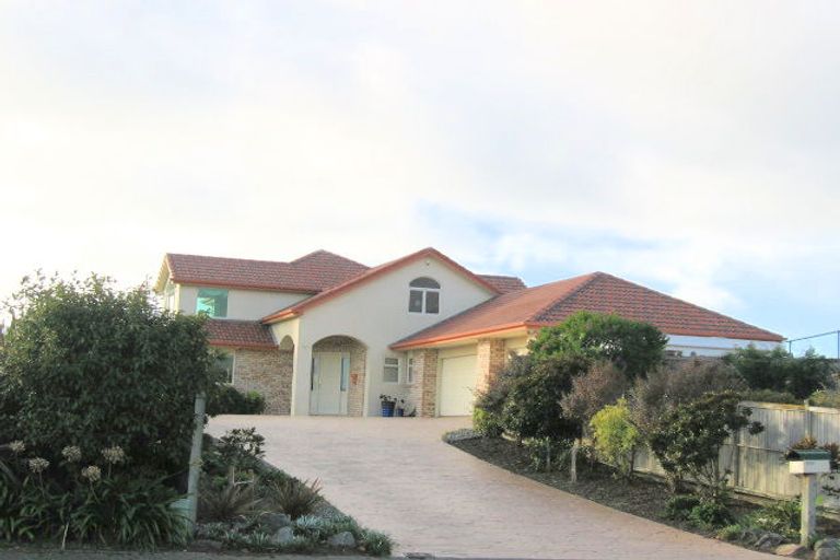 Photo of property in 15 Compass Court, Paraparaumu, 5032