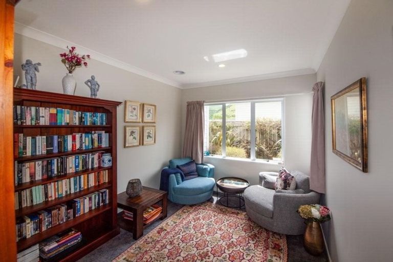 Photo of property in 10 Didsbury Grove, Churton Park, Wellington, 6037