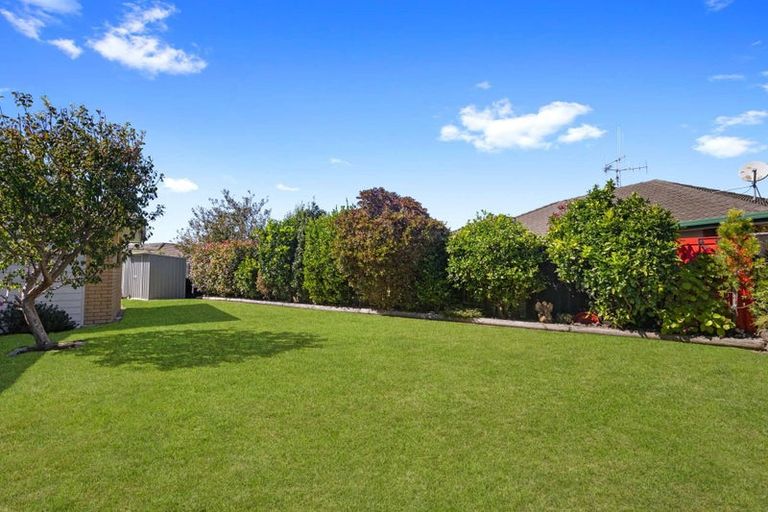 Photo of property in 34 The Gardens Drive, Papamoa Beach, Papamoa, 3118