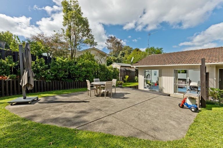 Photo of property in 7 Celina Place, Browns Bay, Auckland, 0630