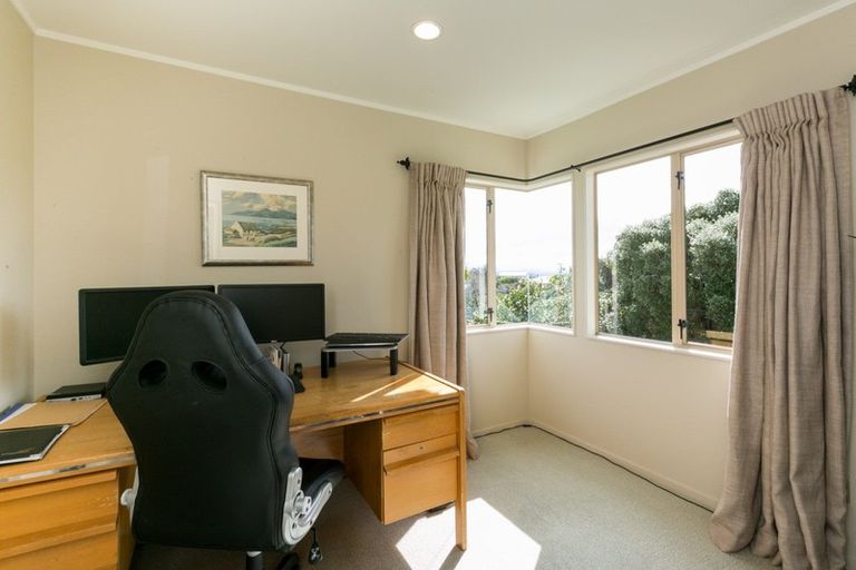 Photo of property in 20b Tauroa Road, Havelock North, 4130