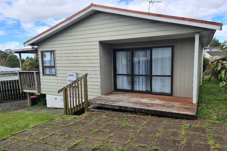 Photo of property in 28 Beauchamp Drive, Massey, Auckland, 0614