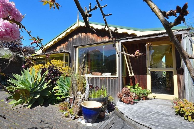 Photo of property in 4 Island View Terrace, Waikanae Beach, Waikanae, 5036