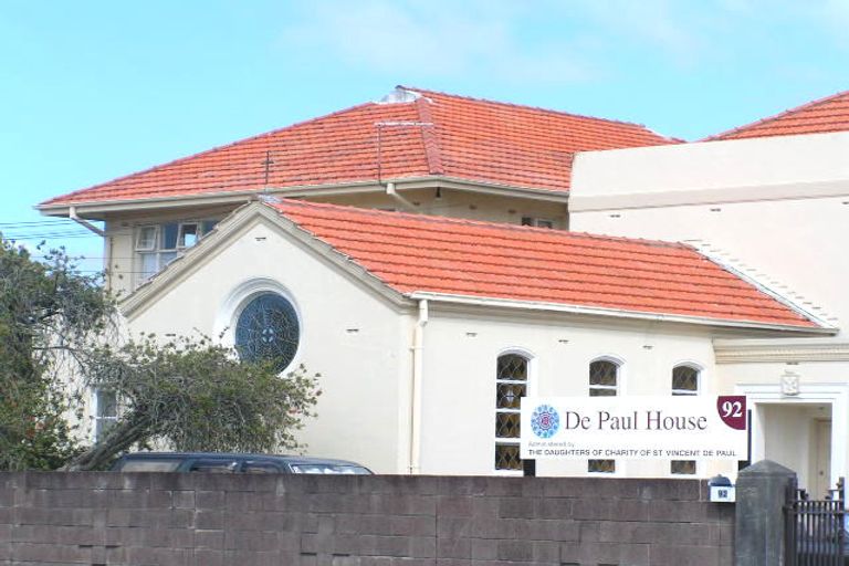 Photo of property in 20 Bush Lane, Northcote Point, Auckland, 0627