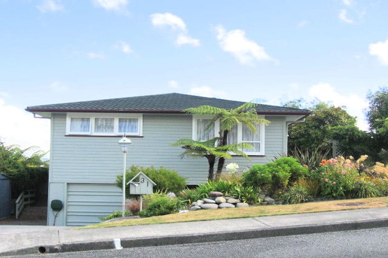 Photo of property in 31 Sunnyview Drive, Brown Owl, Upper Hutt, 5018