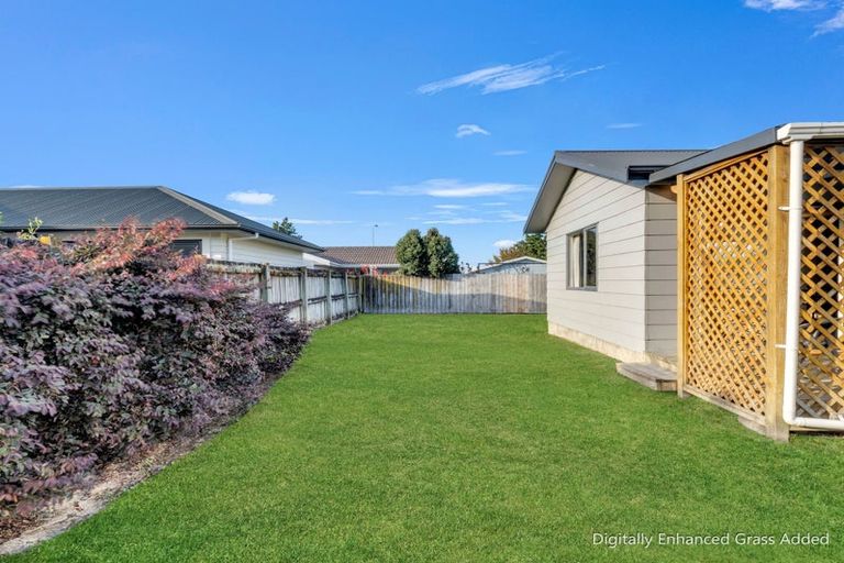 Photo of property in 32 Dahlstrom Grove, Kelvin Grove, Palmerston North, 4414