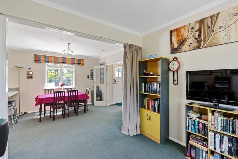 Photo of property in 1 Oriel Place, Levin, 5510