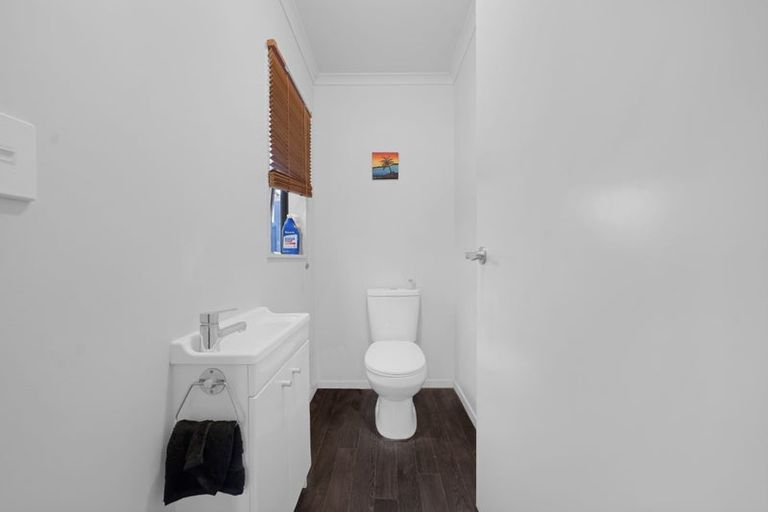 Photo of property in 56 Claverdon Drive, Massey, Auckland, 0614