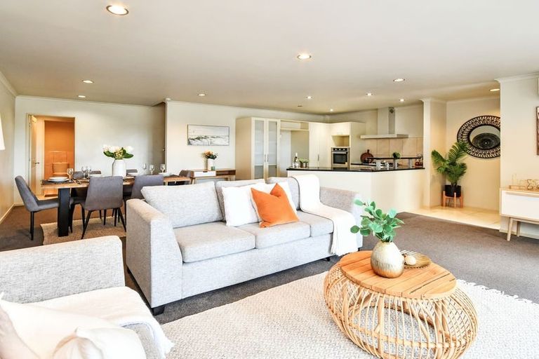 Photo of property in 61 The Track, Takanini, 2112