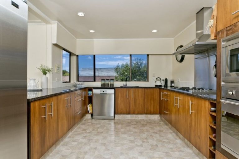 Photo of property in 1/26 County Road, Torbay, Auckland, 0630