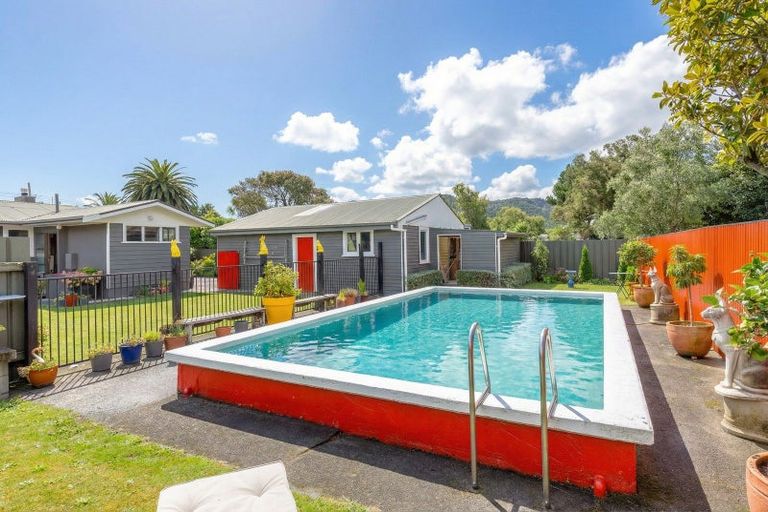 Photo of property in 85 Brandon Street, Featherston, 5710