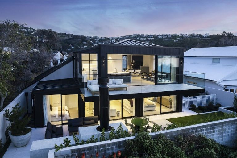 Photo of property in 8a Beachville Road, Redcliffs, Christchurch, 8081