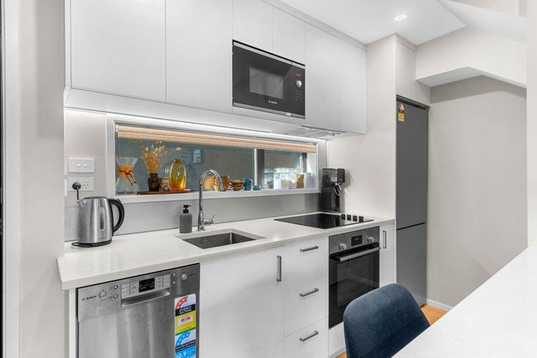 Photo of property in 28 Koro Lane, Mangere Bridge, Auckland, 2022