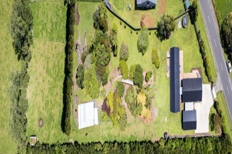 Photo of property in 244 Corbett Road, Paraite, New Plymouth, 4373