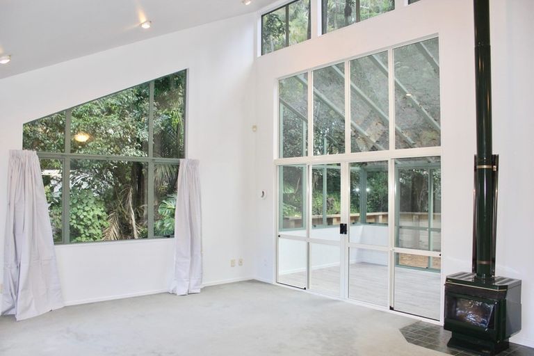 Photo of property in 153 Woodlands Park Road, Titirangi, Auckland, 0604