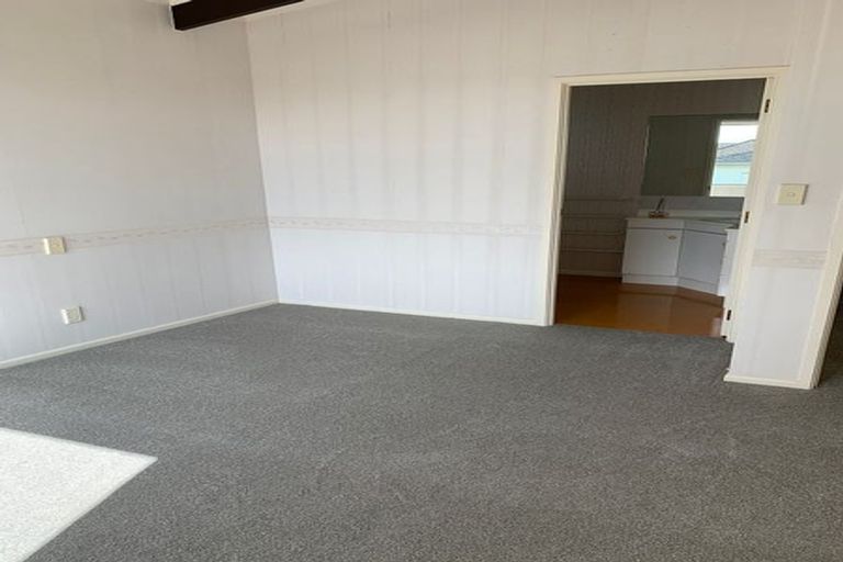 Photo of property in 17 Waller Avenue, Bucklands Beach, Auckland, 2012