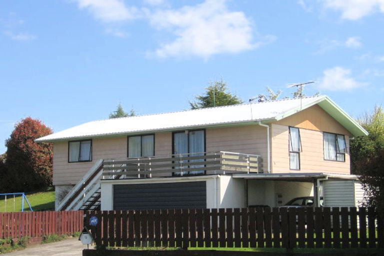 Photo of property in 9 Goldie Street, Pukehangi, Rotorua, 3015