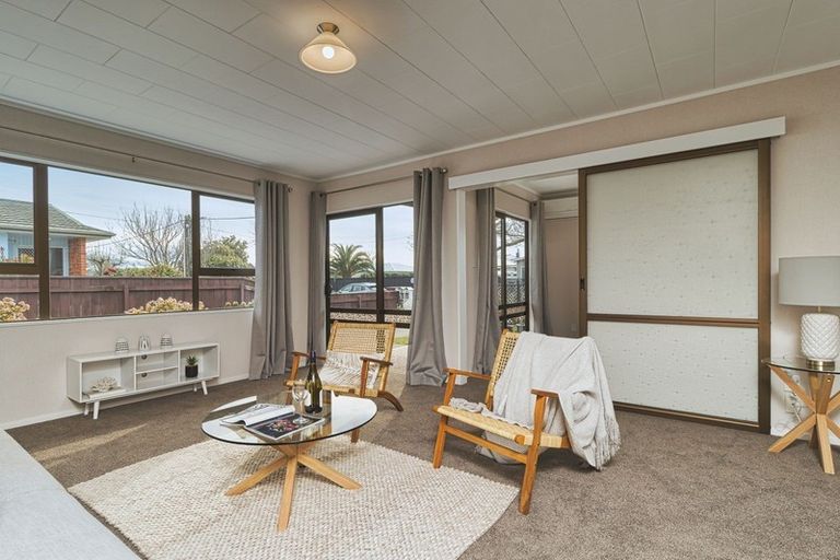 Photo of property in 1/12 Avenue Road, Greenmeadows, Napier, 4112