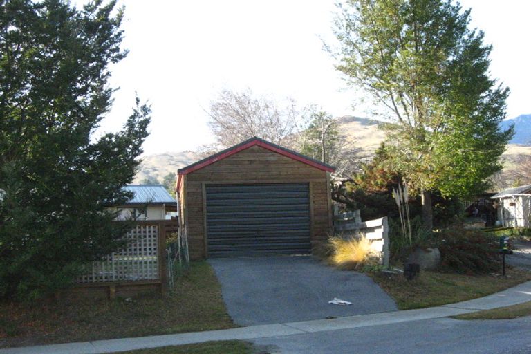 Photo of property in 32 Oregon Drive, Kelvin Heights, Queenstown, 9300