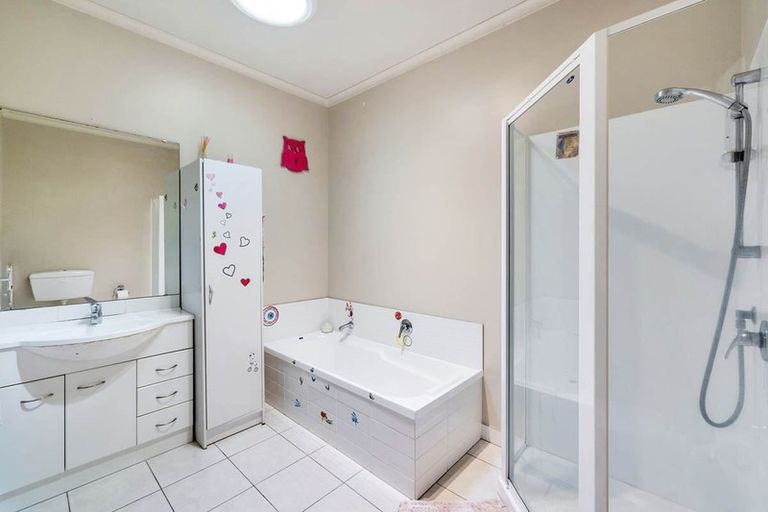 Photo of property in 10 Mulvaney Crescent, Henderson, Auckland, 0612