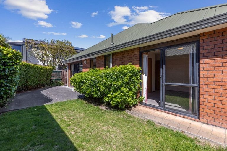 Photo of property in 1/437 Ilam Road, Bryndwr, Christchurch, 8052