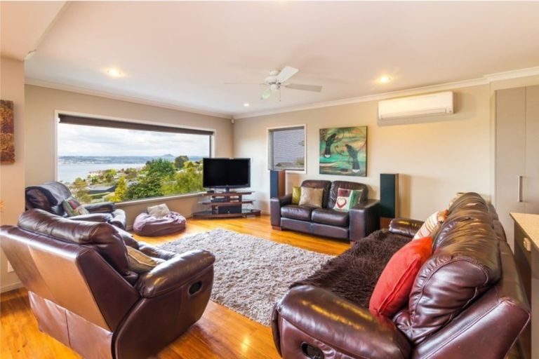 Photo of property in 33 Shera Street, Acacia Bay, Taupo, 3330