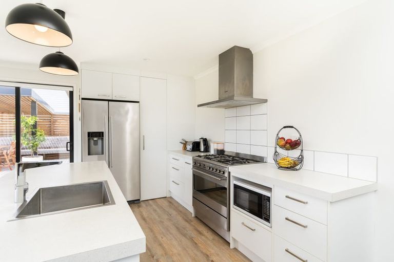 Photo of property in 10 Sovereign Way, Paraparaumu, 5032