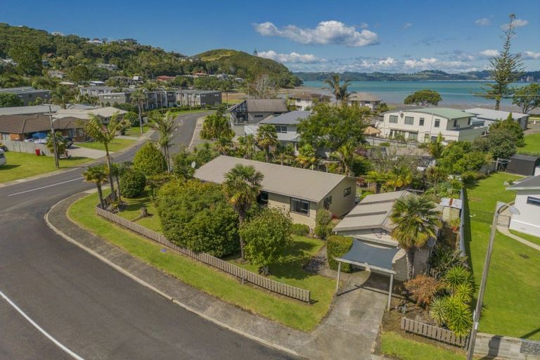 Photo of property in 10 Centennial Drive, Whitianga, 3510