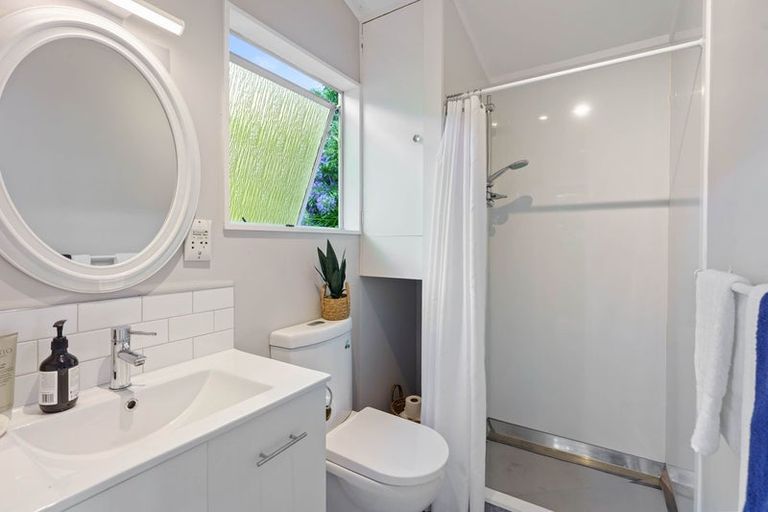 Photo of property in 27 Kotare Street, Waikanae, 5036