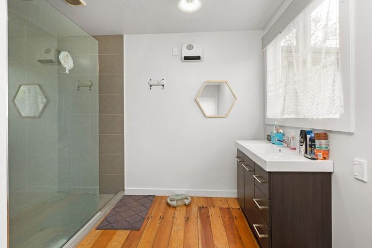 Photo of property in 4 Wallace Road, Temple View, Hamilton, 3289