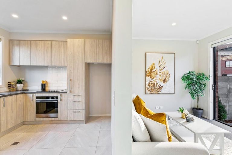 Photo of property in 12 Uku Lane, Hobsonville, Auckland, 0616