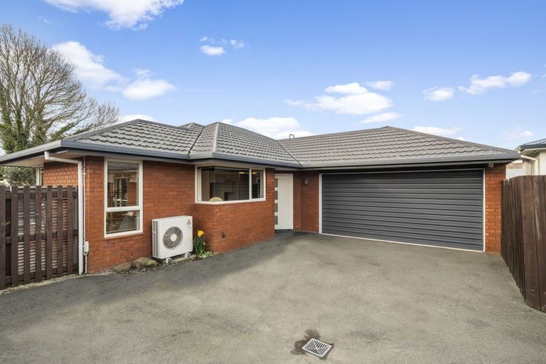 Photo of property in 33 Daniels Road, Redwood, Christchurch, 8051