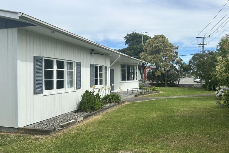 Photo of property in 1 Hariata Street, Otaki, 5512