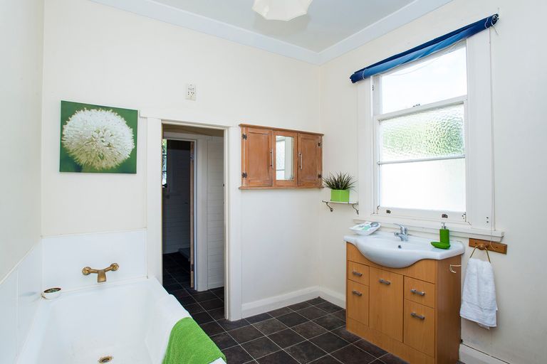 Photo of property in 117 Harris Street, Inner Kaiti, Gisborne, 4010