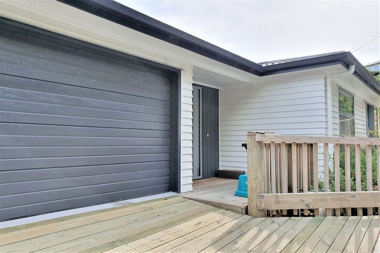 Photo of property in 8a Homebush Road, Khandallah, Wellington, 6035