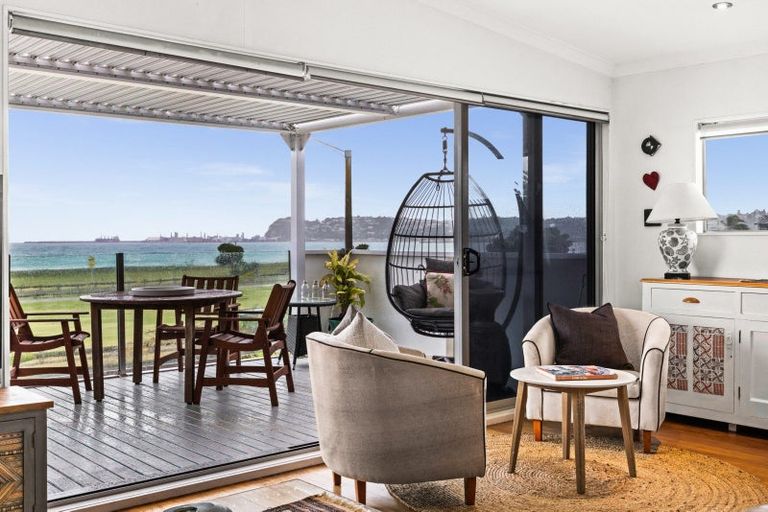 Photo of property in 1/7 The Esplanade, Westshore, Napier, 4110