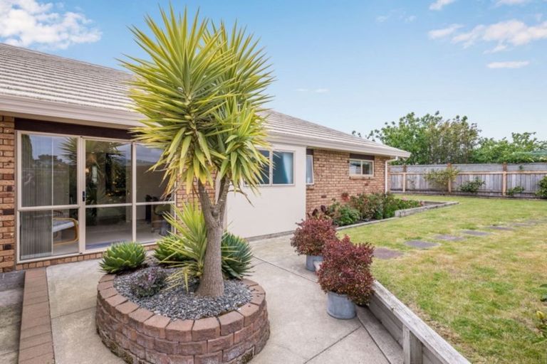 Photo of property in 10 Compass Court, Paraparaumu, 5032