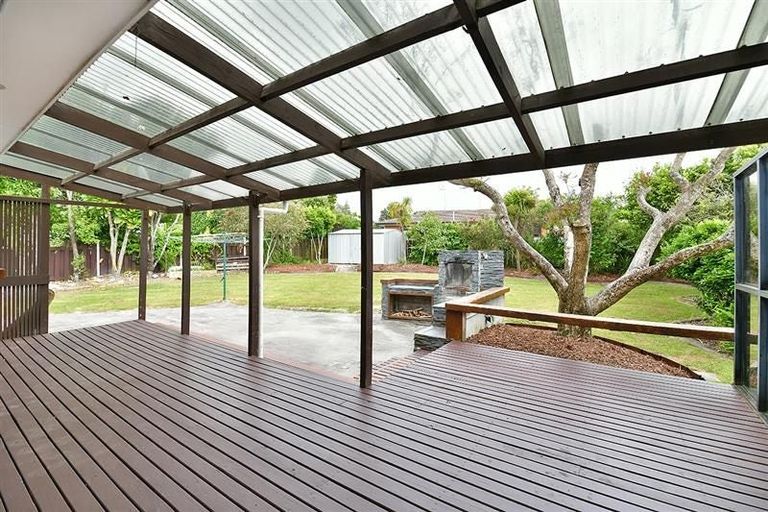 Photo of property in 24 Albatross Road, Red Beach, 0932
