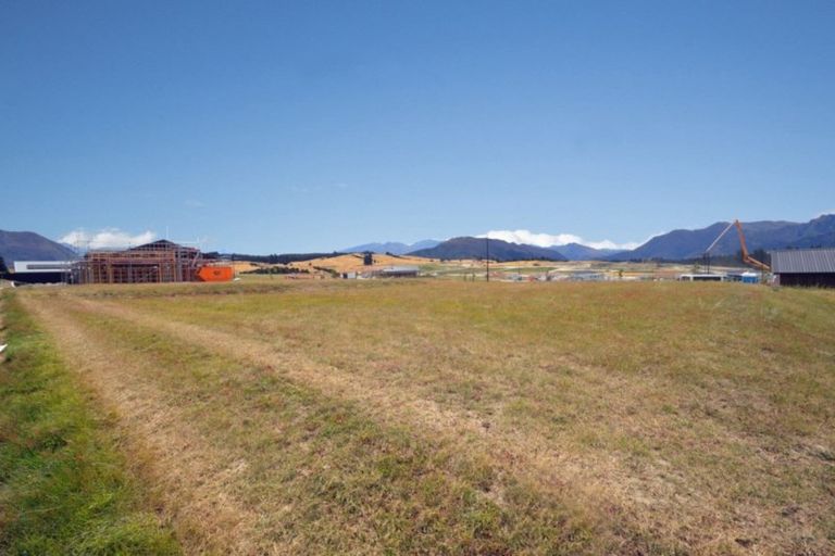 Photo of property in 7 Bargour Street, Wanaka, 9305