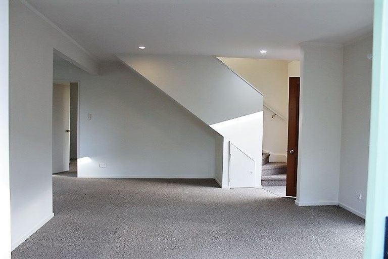 Photo of property in 1/34 Sorrel Crescent, Bucklands Beach, Auckland, 2012