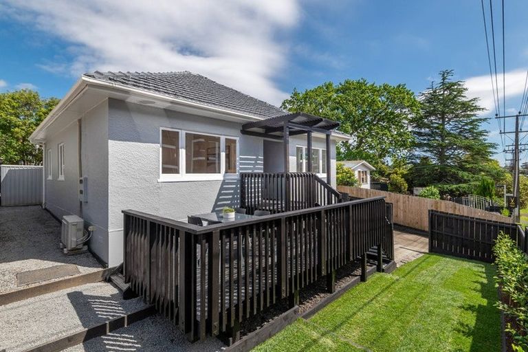 Photo of property in 2/180 Lake Road, Northcote, Auckland, 0627