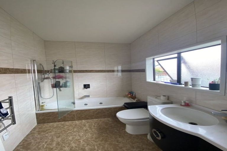 Photo of property in 63 Lynwood Road, New Lynn, Auckland, 0600