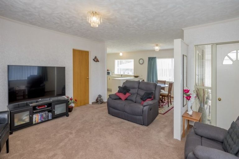 Photo of property in 16a Manchester Street, Levin, 5510