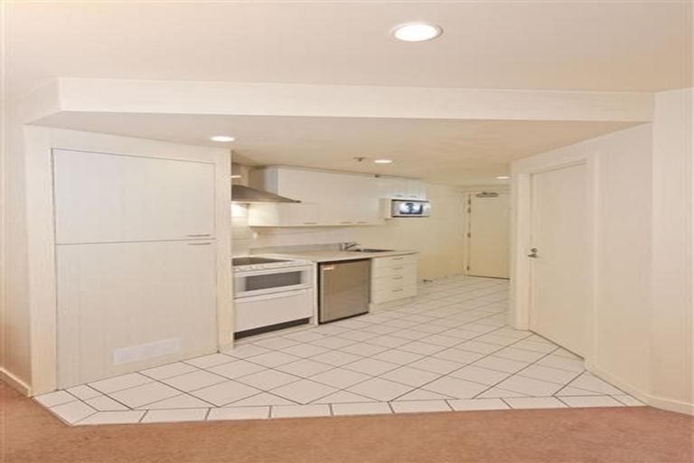 Photo of property in Terrace Heights Apartments, 2d/163 The Terrace, Wellington Central, Wellington, 6011