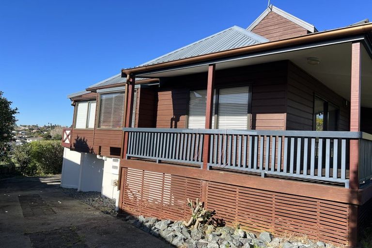 Photo of property in 12 Rifleman Rise, Unsworth Heights, Auckland, 0632