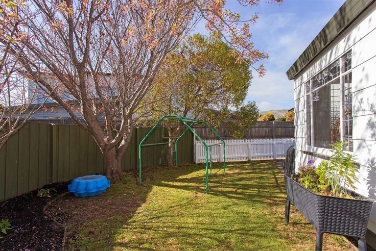 Photo of property in 2/49a Main Road, Redcliffs, Christchurch, 8081