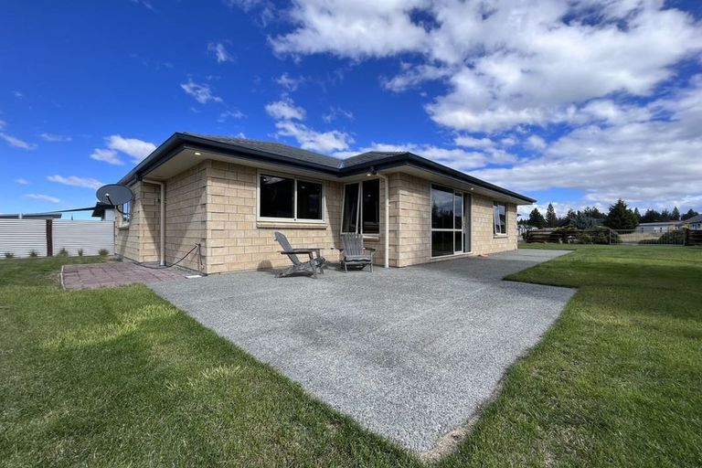 Photo of property in 14 Irishman Drive, Twizel, 7901