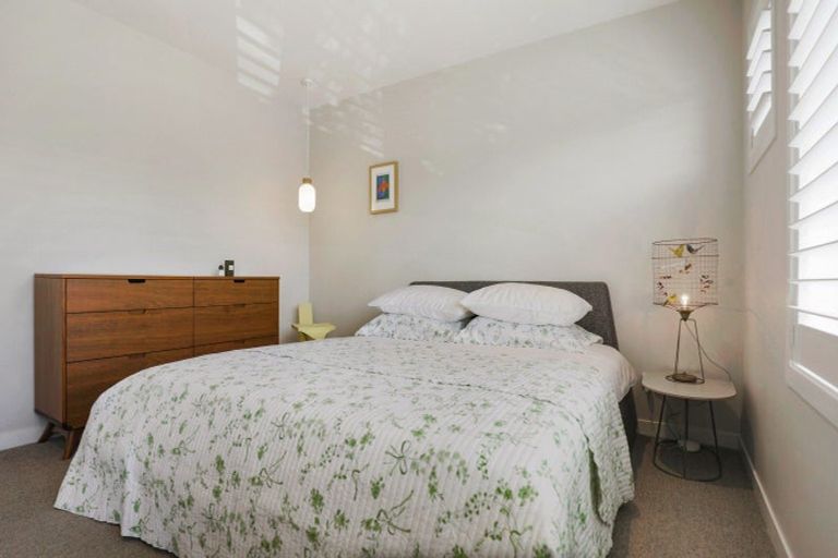 Photo of property in 98 Buckley Avenue, Hobsonville, Auckland, 0616