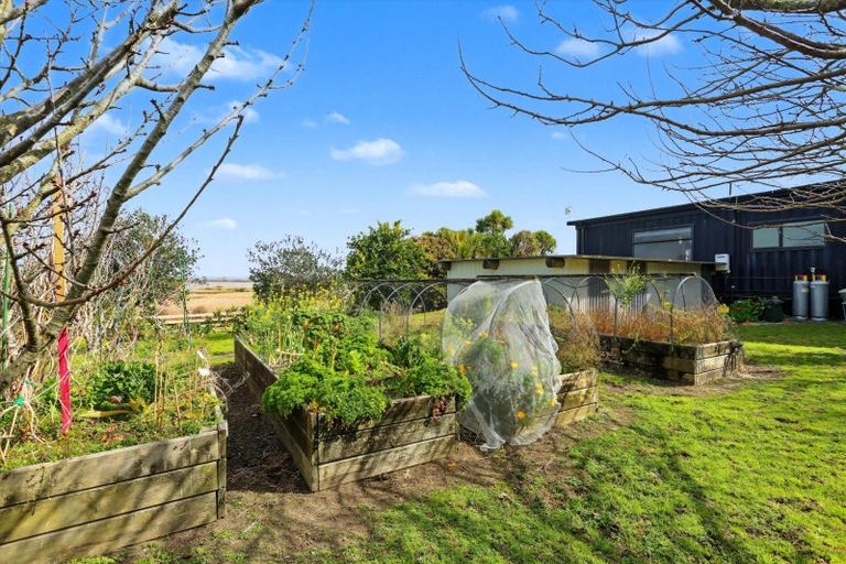 Photo of property in 564a Pukehina Parade, Pukehina, Te Puke, 3189